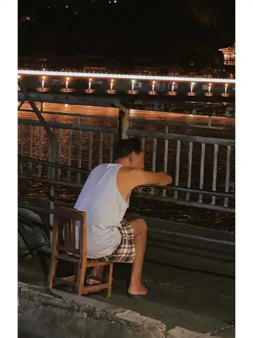 最近要像这个大爷一样热爱生活