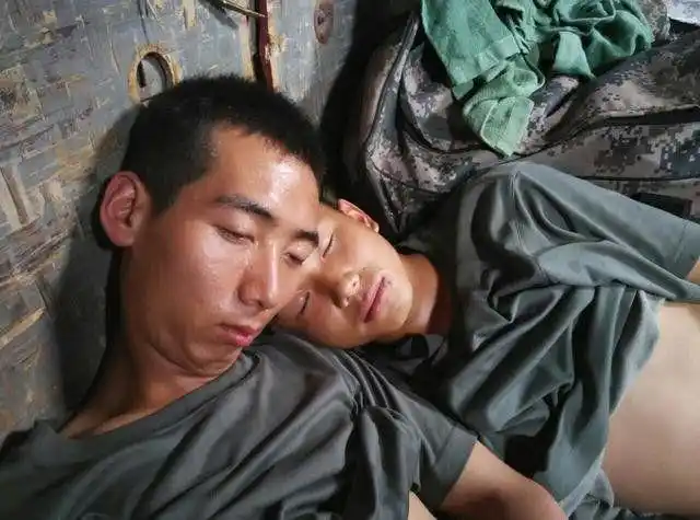 老兵告诉你 乘坐闷罐车是怎样一种体验