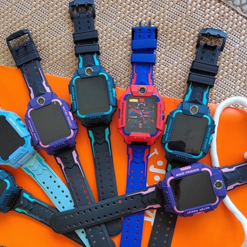 小天才儿童电话手表新款z9巅峰z6双摄视z5全网通z7防水定位智能z8