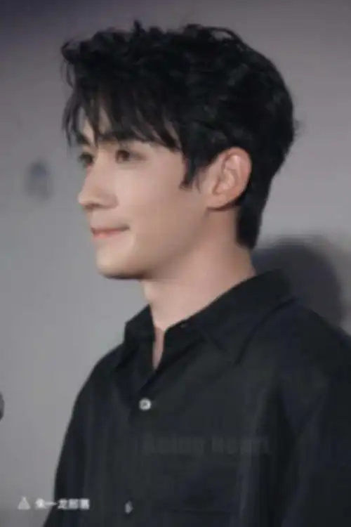 朱一龙1921侧颜海报 期待电影《1921》,期待演员朱一龙的表现