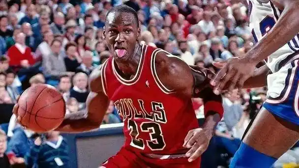 乔丹场均45 ?在现在的体毛哨的时代,乔丹怎么就不行了