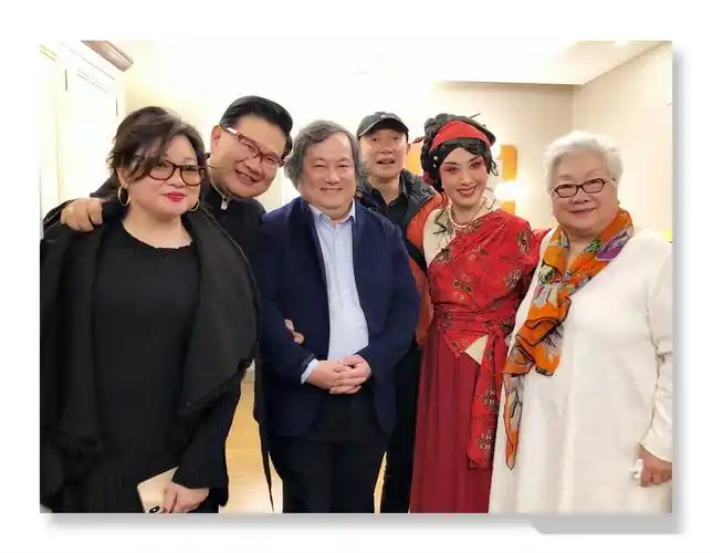 由胡雪桦执导,史依弘与傅希如主演新武侠京剧《新龙门客栈》首演大获