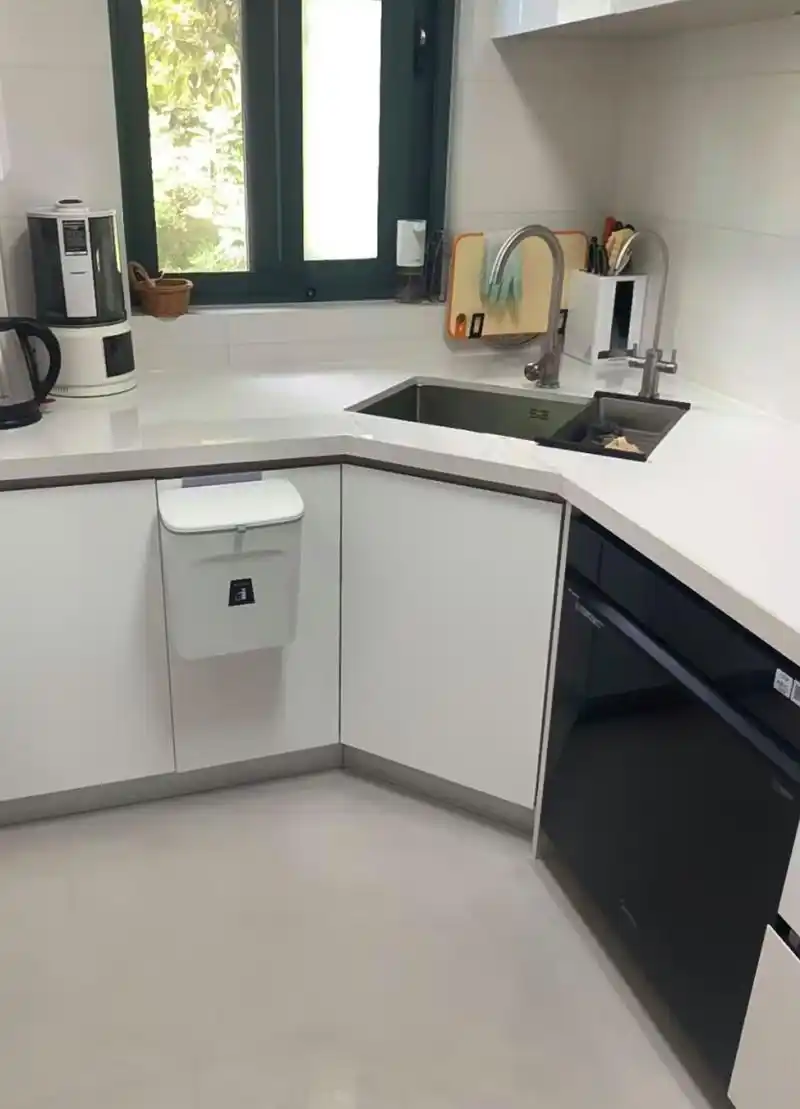 这个厨房的橱柜设计堪称教科书啊,尤其是转角柜,设计太值得借鉴了!