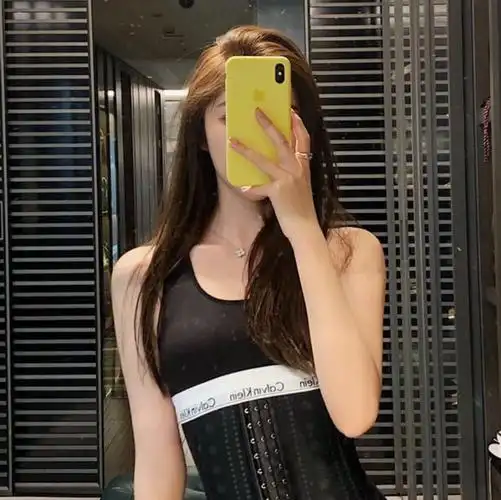 遮脸女头,by.楼语烟.