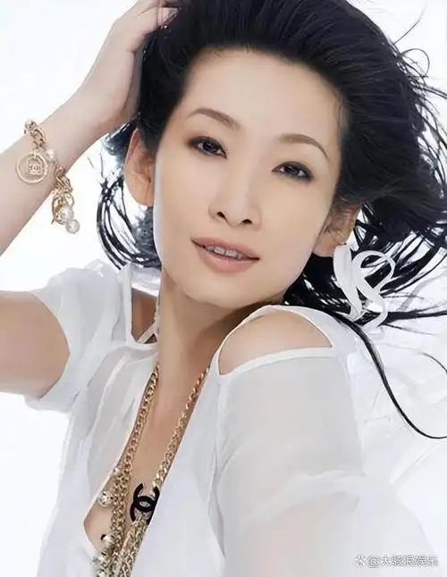 曾被质疑长相的秦海璐,现在的演技为何如此优秀?情史或许很重要