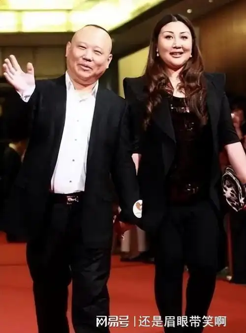 而作为郭德纲的两个儿子来说,郭麒麟自然是继承了郭德纲的小眼睛,好在