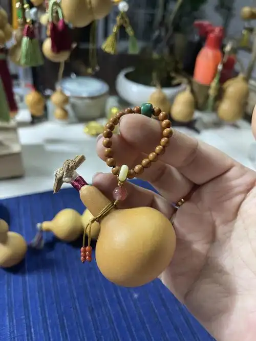 手捻独把葫芦通体可盘