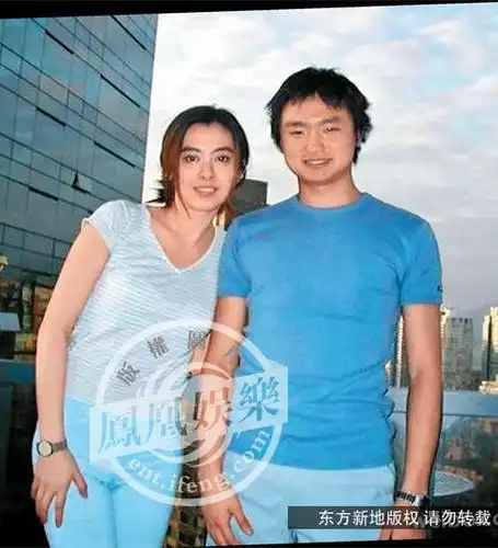 曝王祖贤恋小19岁男友 返港整容"回春"