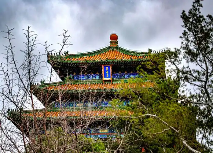 万春亭上摄京城 《 景山》