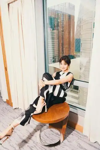 菅纫姿写真尽显长腿优势笑眼盈盈超治愈