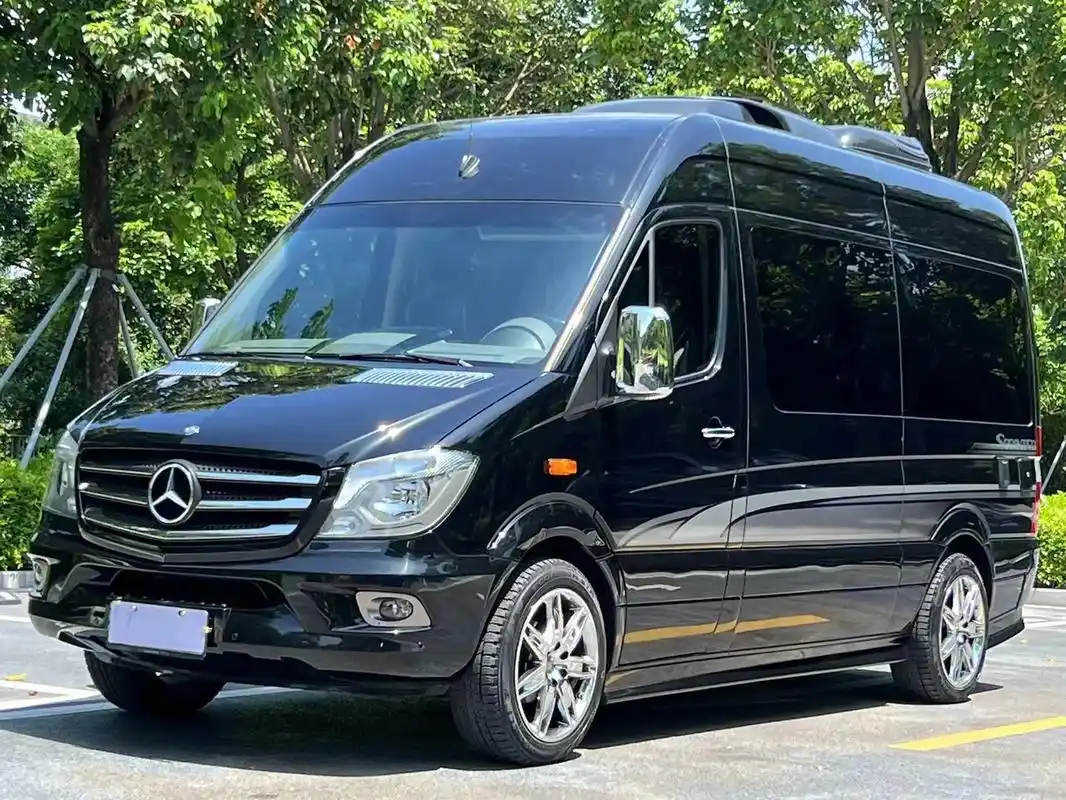 最新到店奔驰-斯宾特房车 【上牌时间】15年9月 【 - 抖音