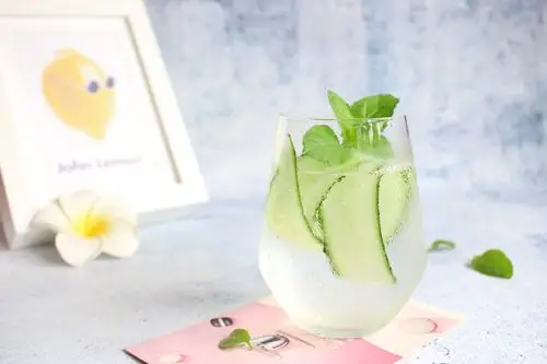 青瓜雪碧饮的做法