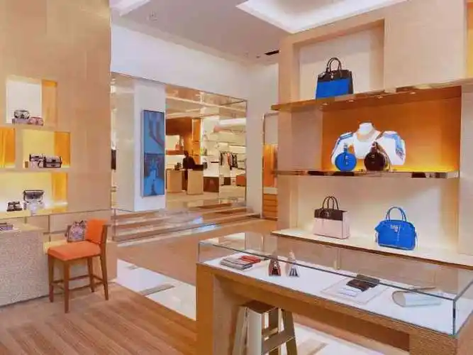 lv路易威登(深圳万象城店)-"商品:包包 昨晚吃完美心小品就去lv逛.