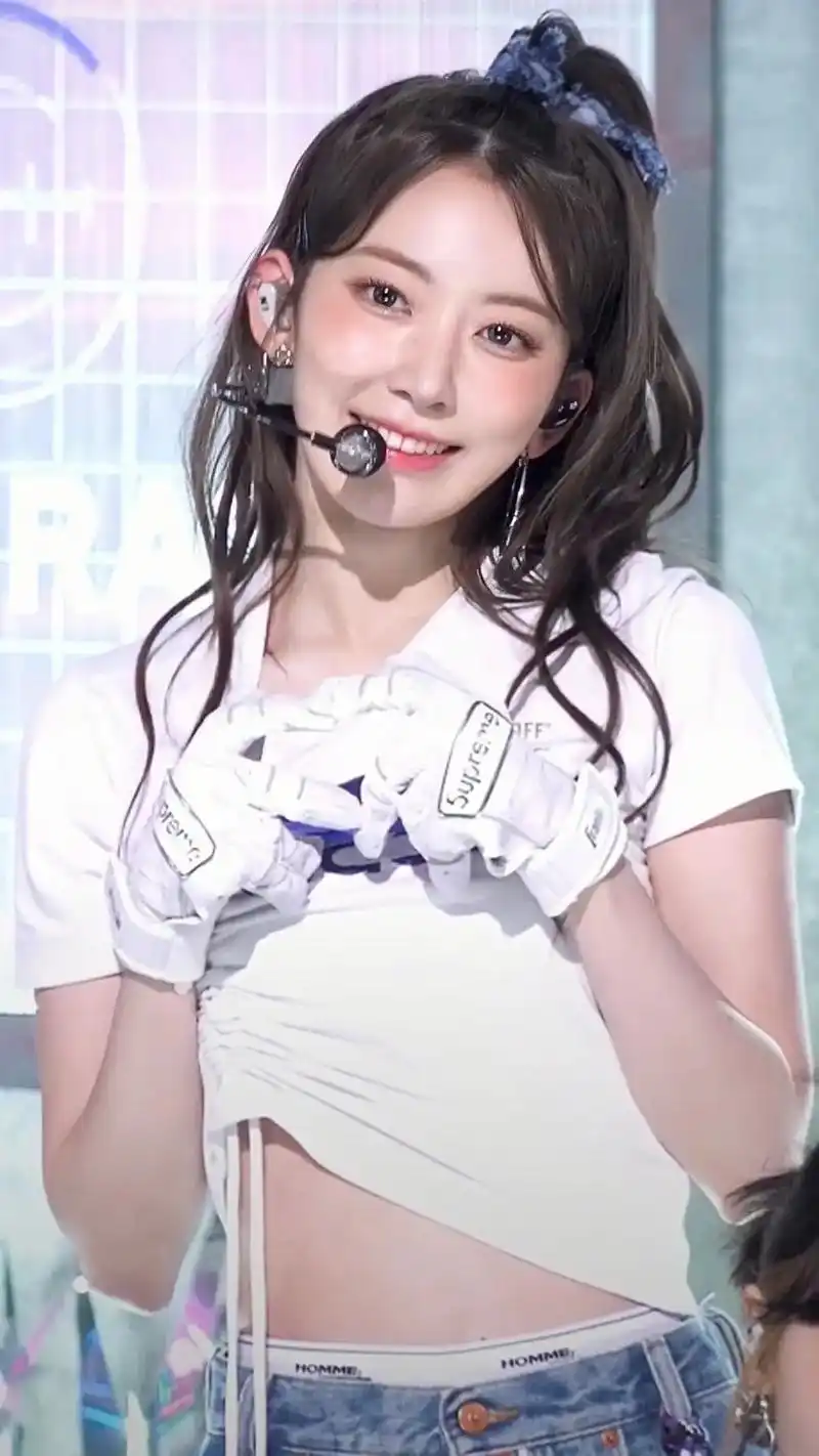 【宫脇咲良 sakura】蓝色高马尾甜心.我的人生直拍又添1 - 抖音