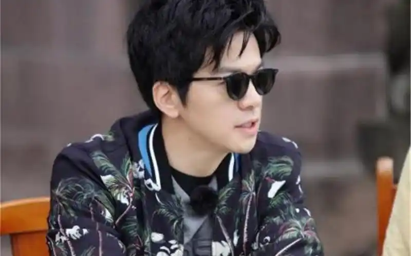 韩红为缅怀伟大的周总理,专门选了这首旷世巨作,李健忍不住致敬