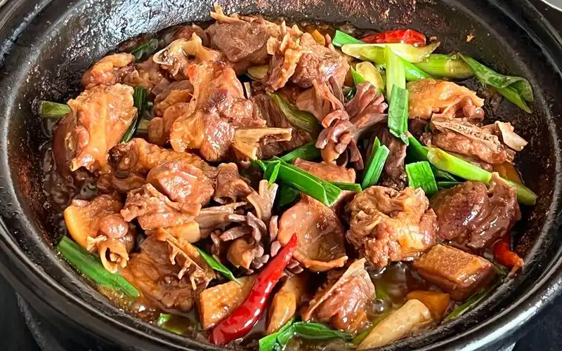 广西砂锅焖鸭做法,开盖香气四溢,软嫩入味,做法简单又好吃