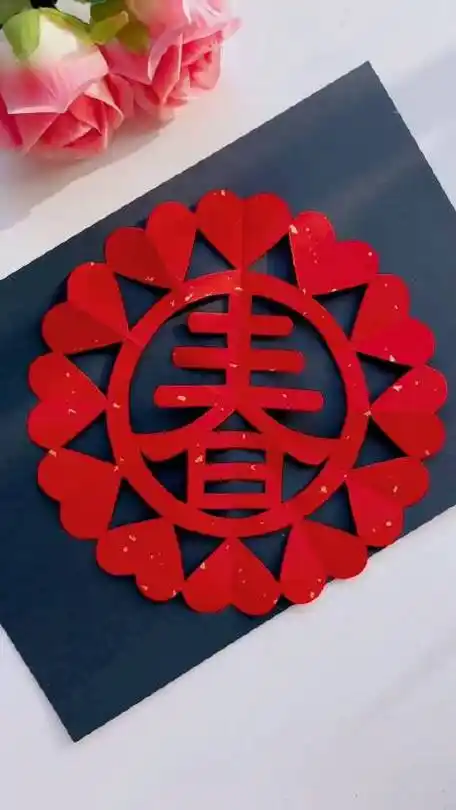 早安#过新年学会这个春字剪纸,简单好看又喜庆!秒懂创意的微博视频