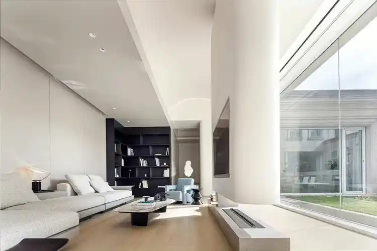 新现代主义风格