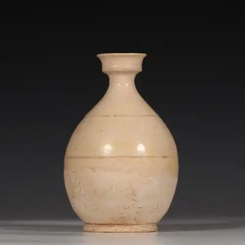 唐代巩县窑玉壶春瓶,胎薄如纸 尺寸:高16公分 口径5公分 肚径12公分