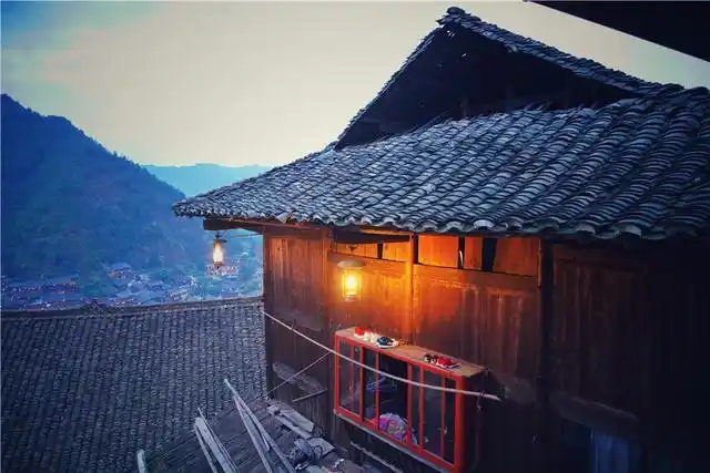 苗王的房子叫做鼓藏堂,苗王一般是历史上苗族