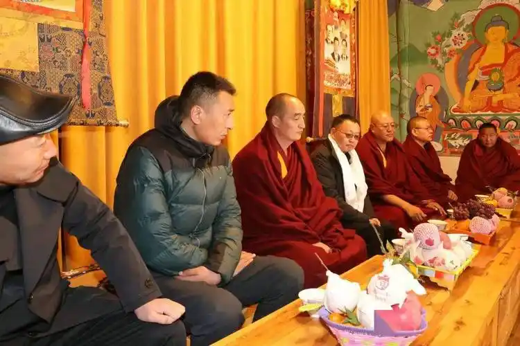 冯峥勇深入格尔登寺开展走访慰问_阿坝_防控_群众