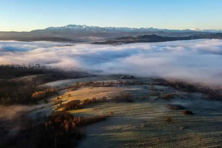 乔尔什滕的清晨雾景_腾讯新闻