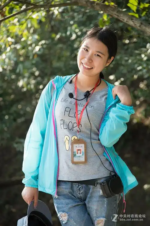 大别山的女导游