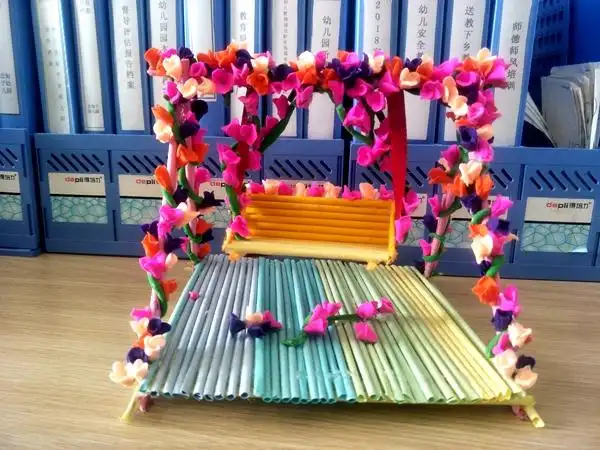 桓仁县北甸子小学·六年级金子力 谢鑫雨·手工作品《小摇篮》