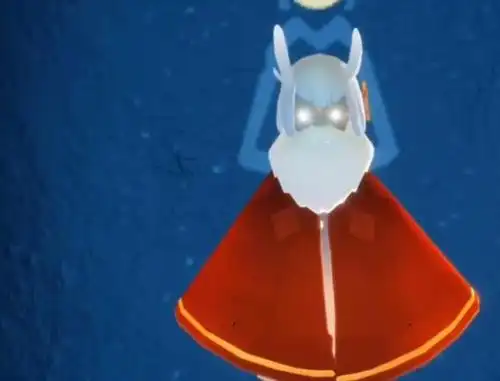 光遇:白金斗篷复刻,斗篷有三个专属特效,胡子可搭配发型