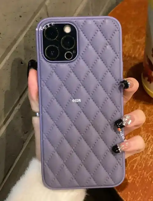 小香风立体菱格手机壳薰衣草灰太绝了
