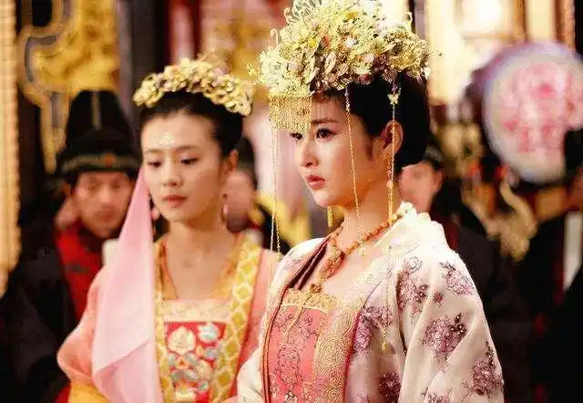 原创回纥可汗去世胡人逼大唐公主殉葬公主用刀割破脸满足了吗