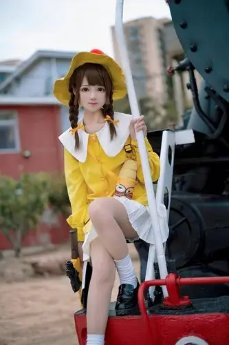 《和平精英》小黄鸭衣服cosplay