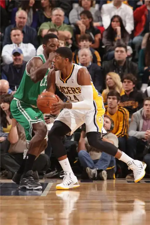 nba常规赛球鞋报道1223