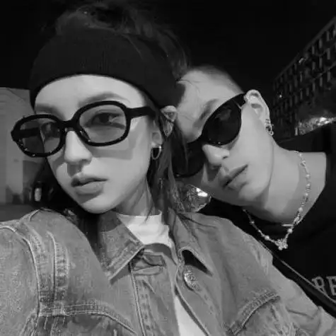 黑白霸气情侣头像黑暗超拽世态炎凉也疯狂