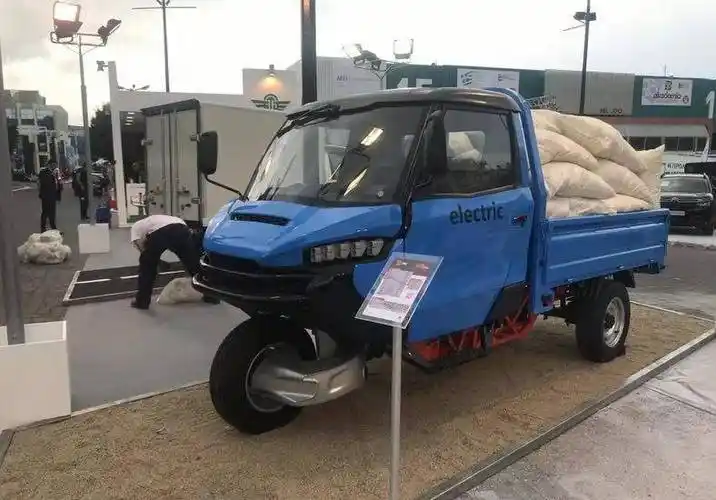 五征3mx迈昂五征3mx迈昂这次来到欧洲的五征3mx迈昂定位是电动三轮车