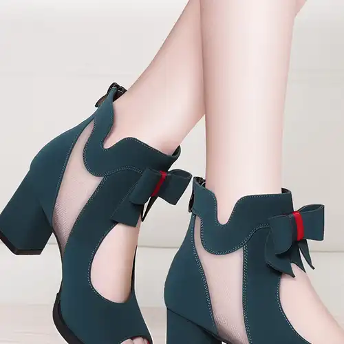 时髦女人太会穿了,时下流行的高跟凉鞋,舒适透气不累脚!_时尚_设计_气