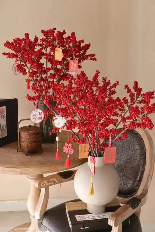 北美冬青花语:可贵的生命,生命的延续.