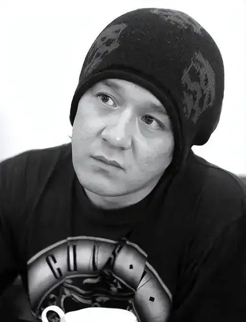 悲情男星贾宏声21岁走红43岁跳楼两任明星女友哭断肠