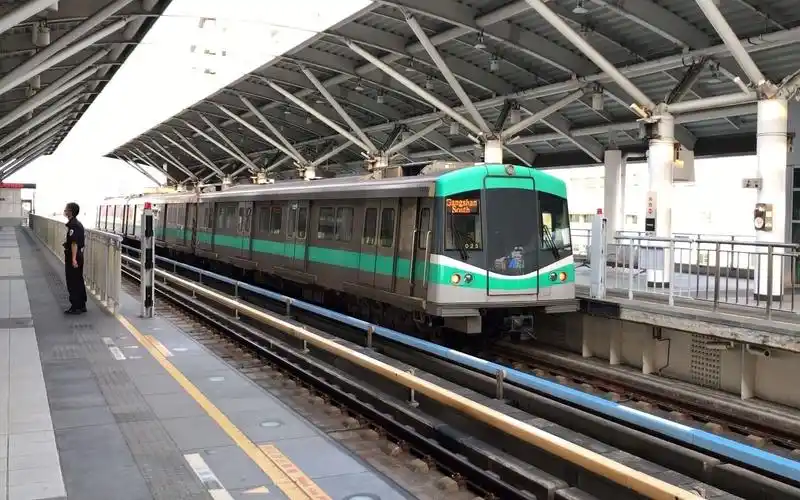 高雄捷运vvvf 西门子列车 高运量列车 进站_哔哩哔哩 (゜-゜)つロ