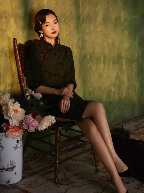 穿上旗袍走进油画做最优雅的女子西安写真