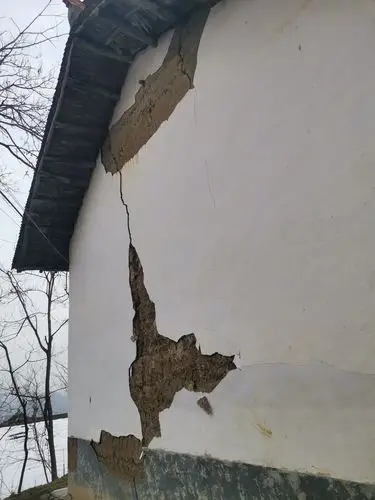 2020奔小康,家中危房难脱贫