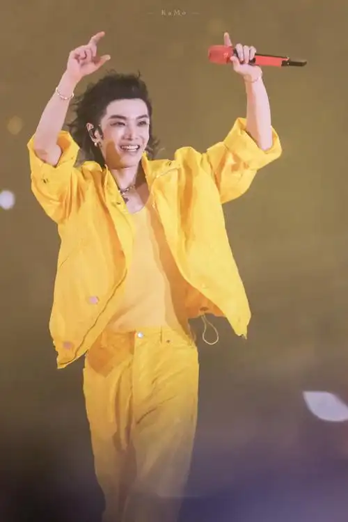 2023华晨宇火星演唱会#「0910北京鸟巢站」ending和我们拜拜比心敌