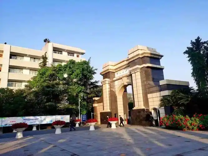 相约春暖再出发南山中学2021年春季开学报到须知