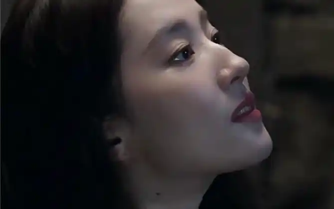 女明星骨相巅峰,来自天仙的侧脸杀