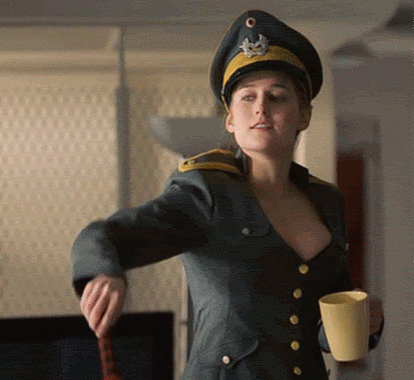 搞笑gif图:最文明的碰瓷方式,你是车主你怎么办