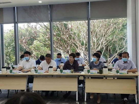 紫阳县县长陈莲讲话