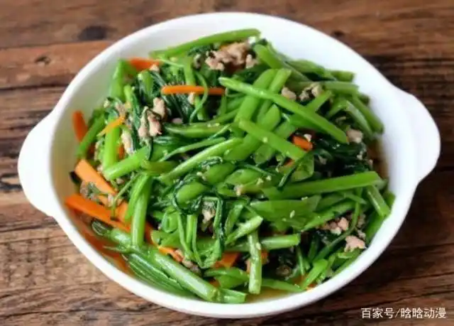 【空心菜胡萝卜炒肉沫】