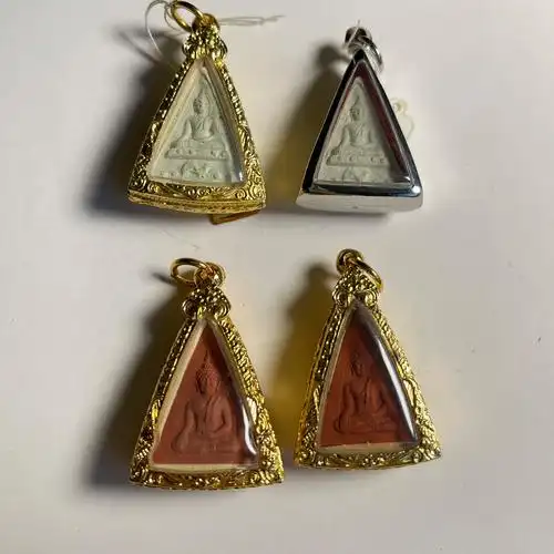 泰国佛牌 泰国特色 真品正牌 2514南帕亚女王佛 鉴定卡