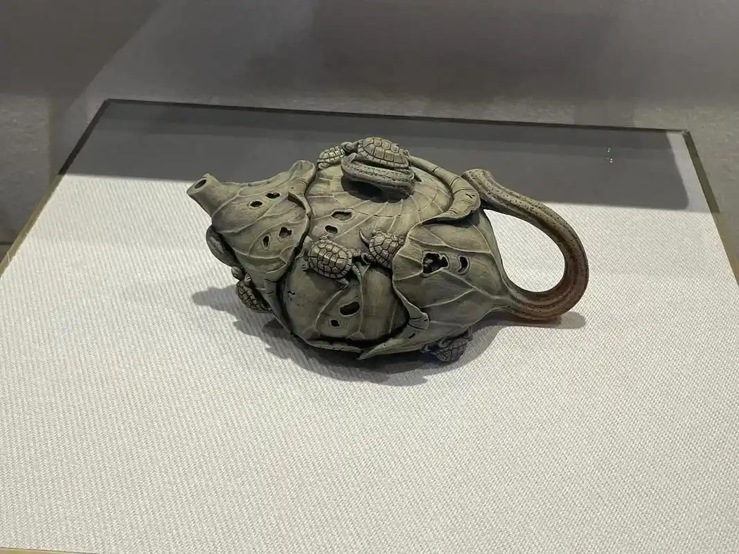 石雕大师蔡云娣先生石壶作品