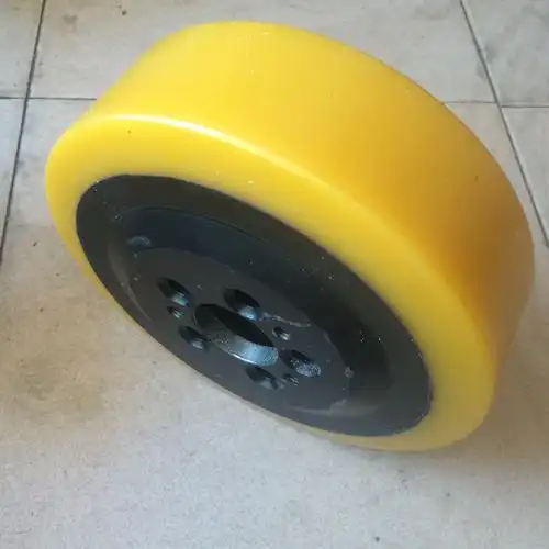 电动叉车聚氨酯驱动轮堆高车电瓶叉车轮 bt电动叉车驱动轮